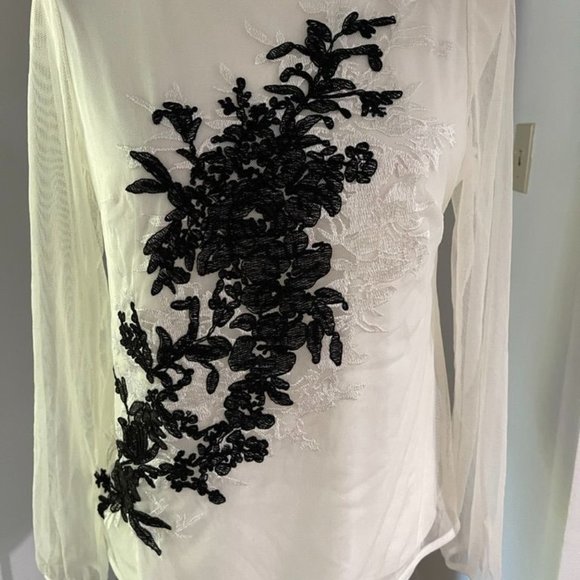 EUC White House Black Market Petite Top - Picture 1 of 6